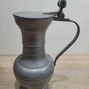 JARRA HECHA DE PELTRE