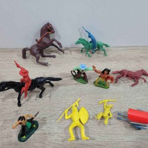LOTE FIGURAS DEL OESTE