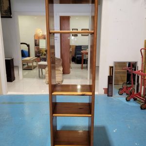 ESTANTERÍA DE MADERA