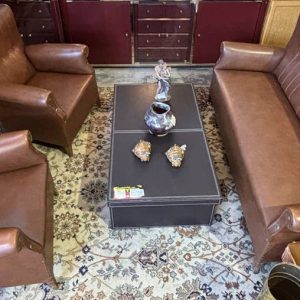 SOFÁ Y SILLONES DE CUERO VINTAGE