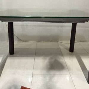 MESA DE COMEDOR DE CRISTAL CON DETALLE