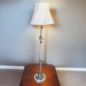 LÁMPARA DE PIE VINTAGE