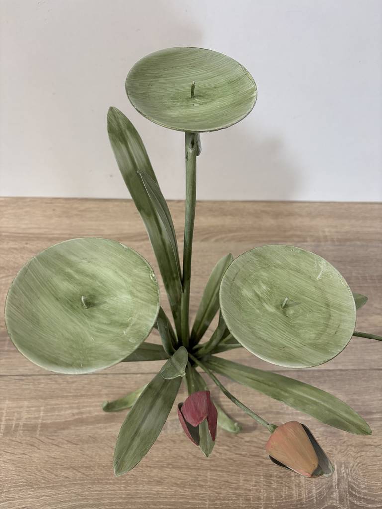 CANDELABRO DE METAL FLORAL - Imagen 3