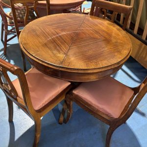 MESA DE COMEDOR SILLAS LIRA