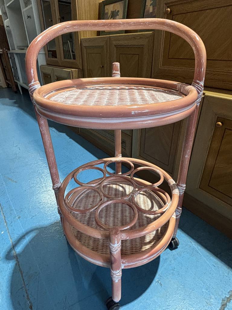 MESA DE TERRAZA EN RATAN CON CAMARERA - Imagen 6