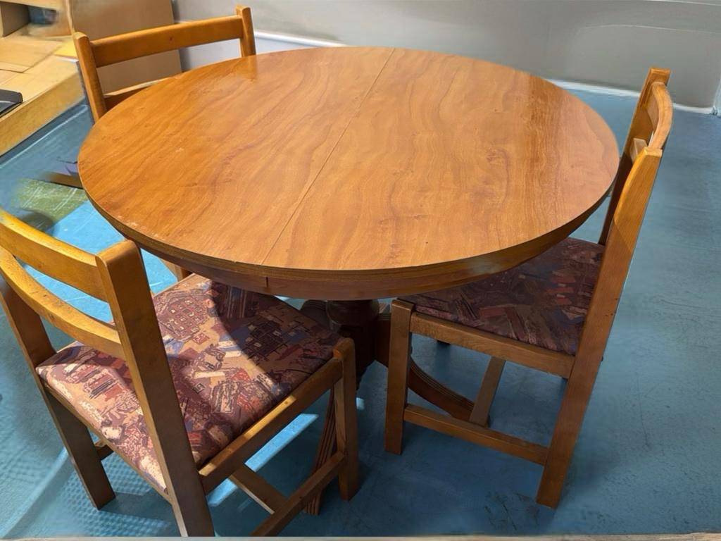 MESA DE COMEDOR EXTENSIBLE CON 3 SILLAS - Imagen 5