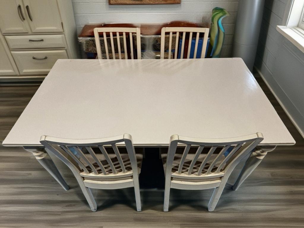 MESA COMEDOR BLANCA (4 SILLAS)