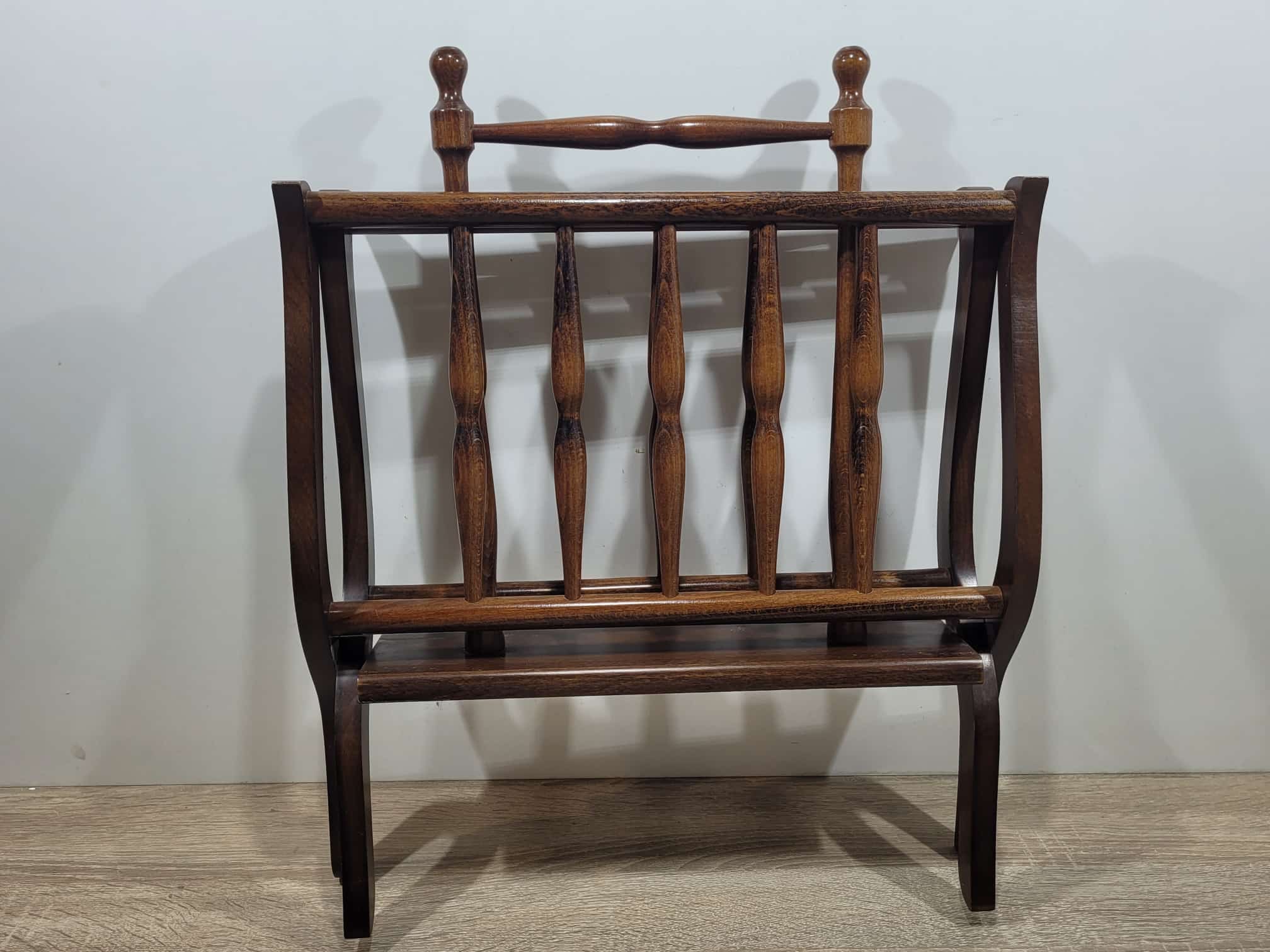 REVISTERO DE MADERA VINTAGE - Imagen 2