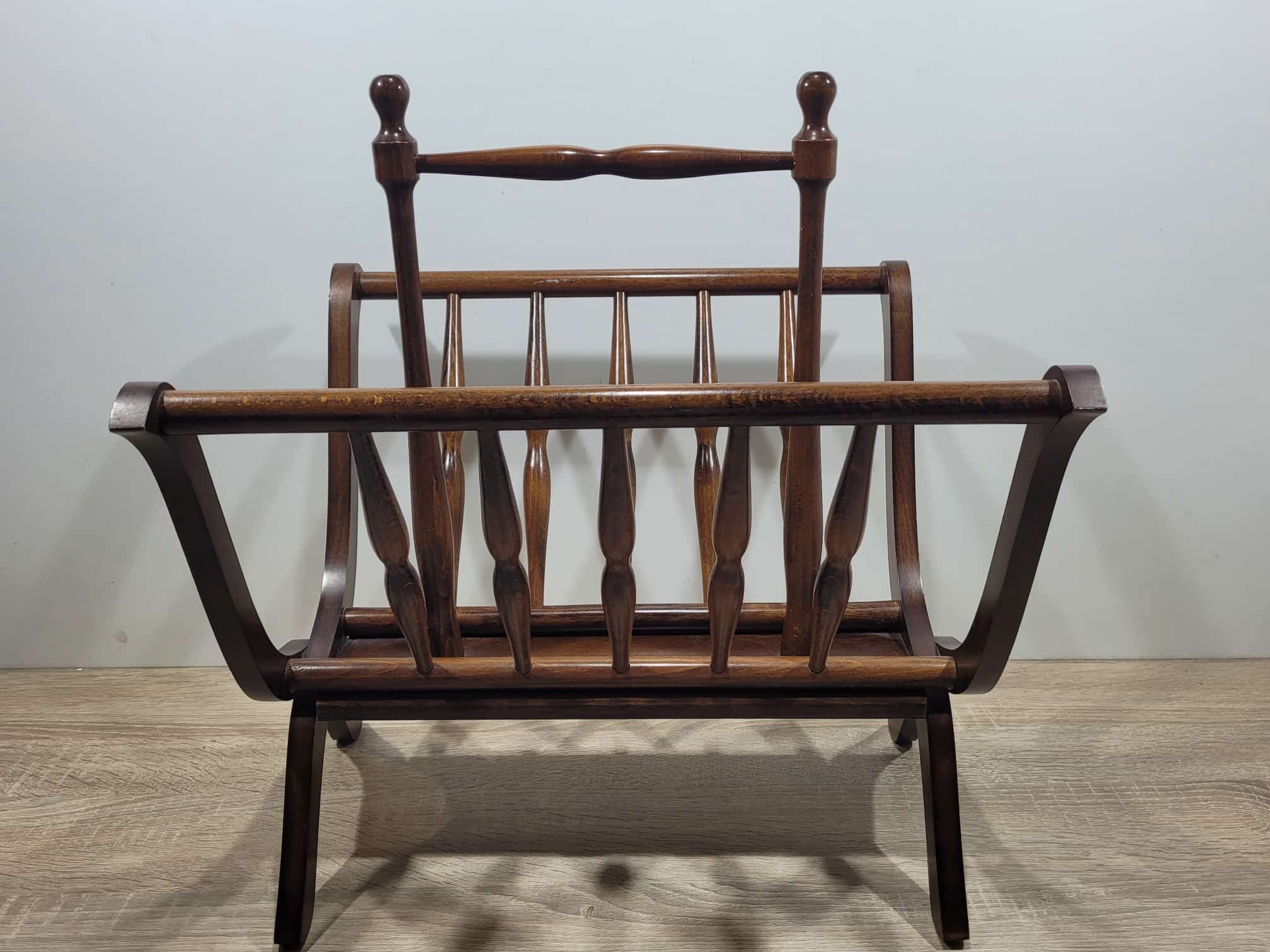 REVISTERO DE MADERA VINTAGE - Imagen 3