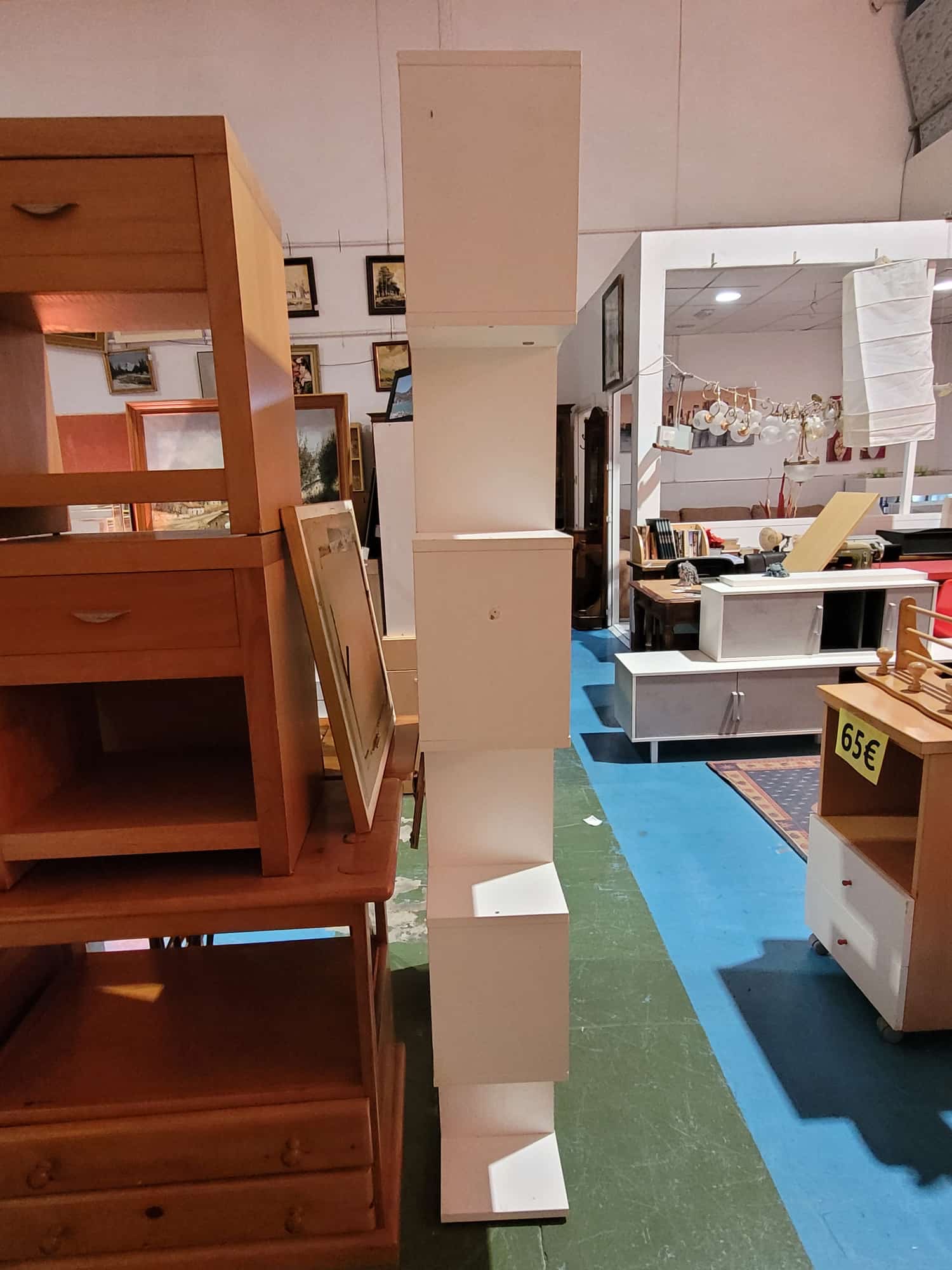 ESTANTERÍA ASIMÉTRICA MODERNA - Imagen 2