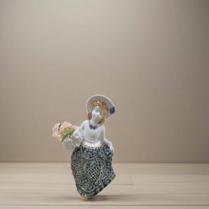 FIGURA DE MUJER EN CERÁMICA