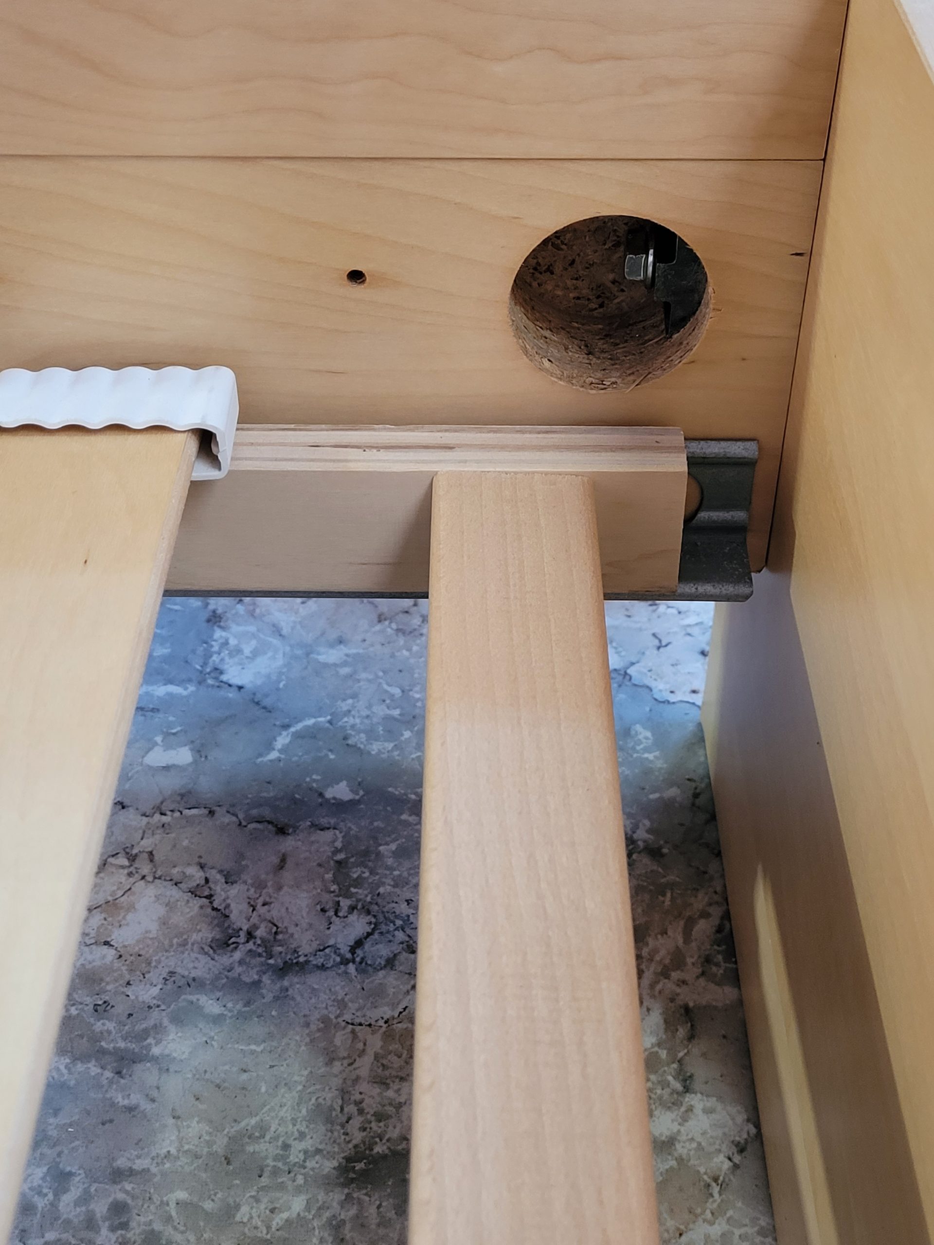 ESTRUCTURA DE CAMA Y MESILLA - Imagen 3