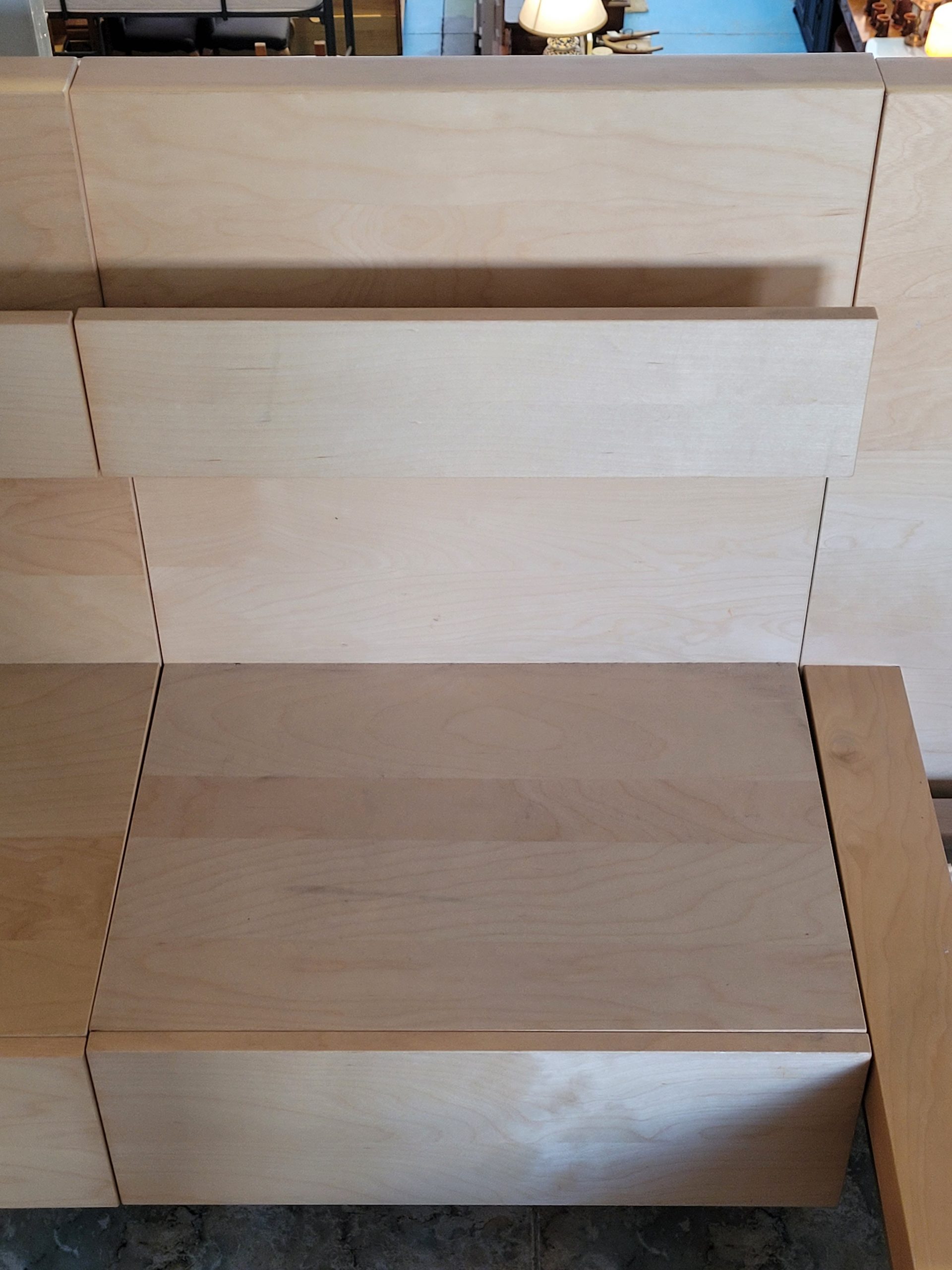 ESTRUCTURA DE CAMA Y MESILLA - Imagen 4