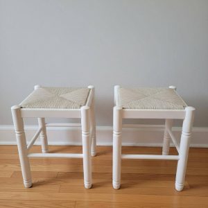 2 TABURETES BLANCO DE MIMBRE