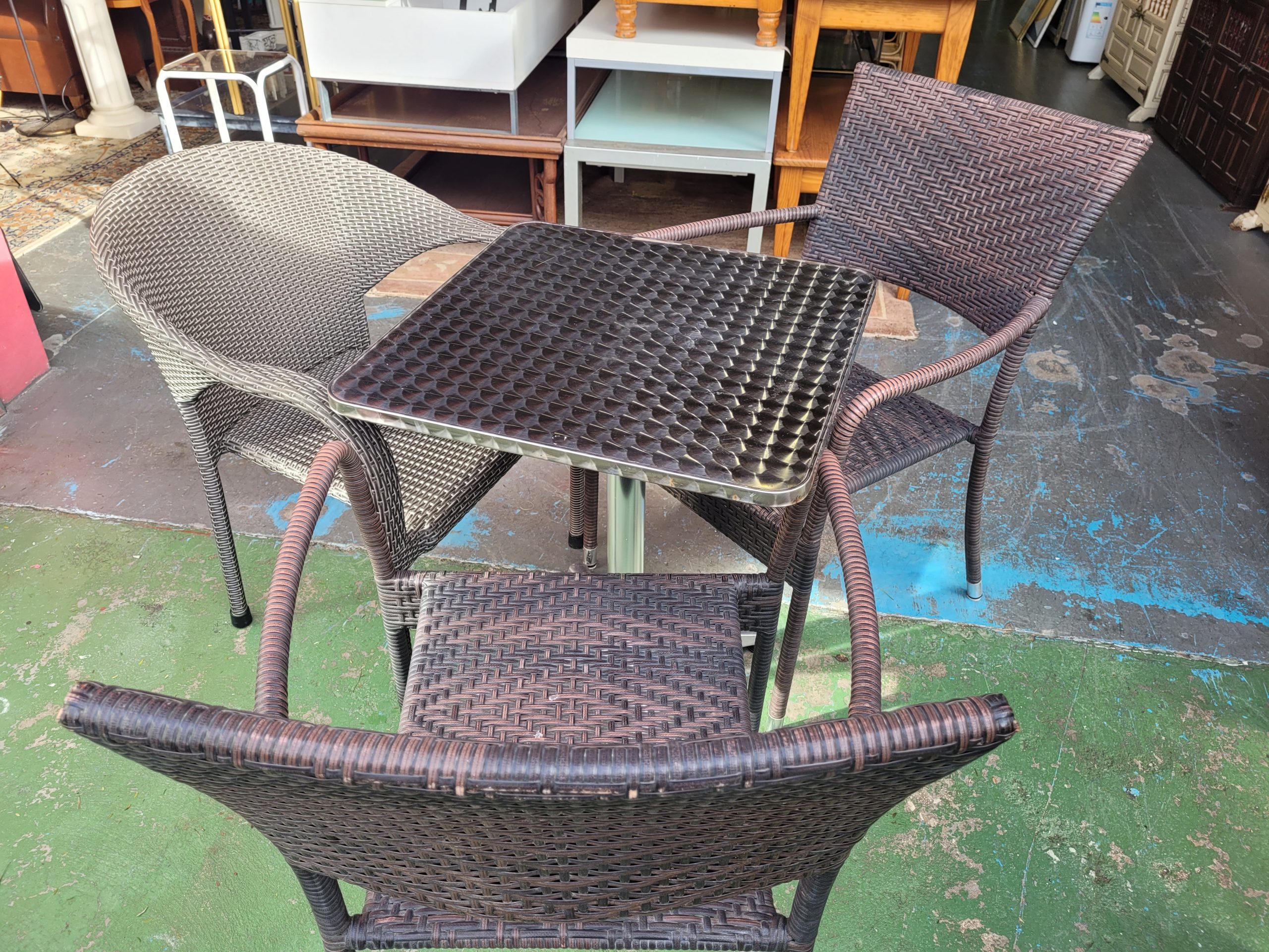 JUEGO DE MESA CON 3 SILLAS - Imagen 2