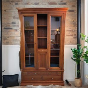 VITRINA/LIBRERIA ESTILO CLASICO