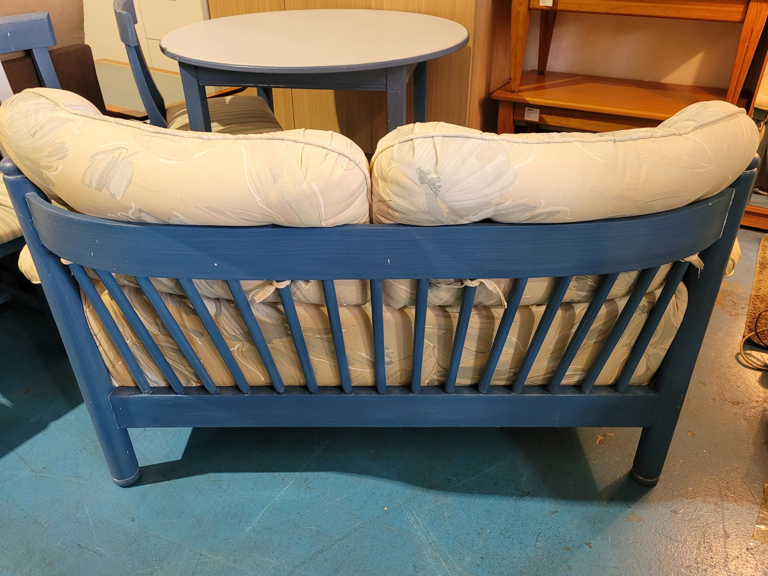 SOFÁ DOS PLAZAS ESTAMPADO FLORAL - Imagen 5