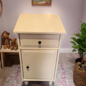 MESITA DE NOCHE IKEA HEMNES