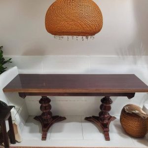 MESA DE COMEDOR/LIBRO
