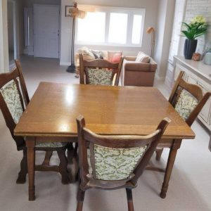 MESA DE COMEDOR EXTENSIBLE/ 4 SILLAS