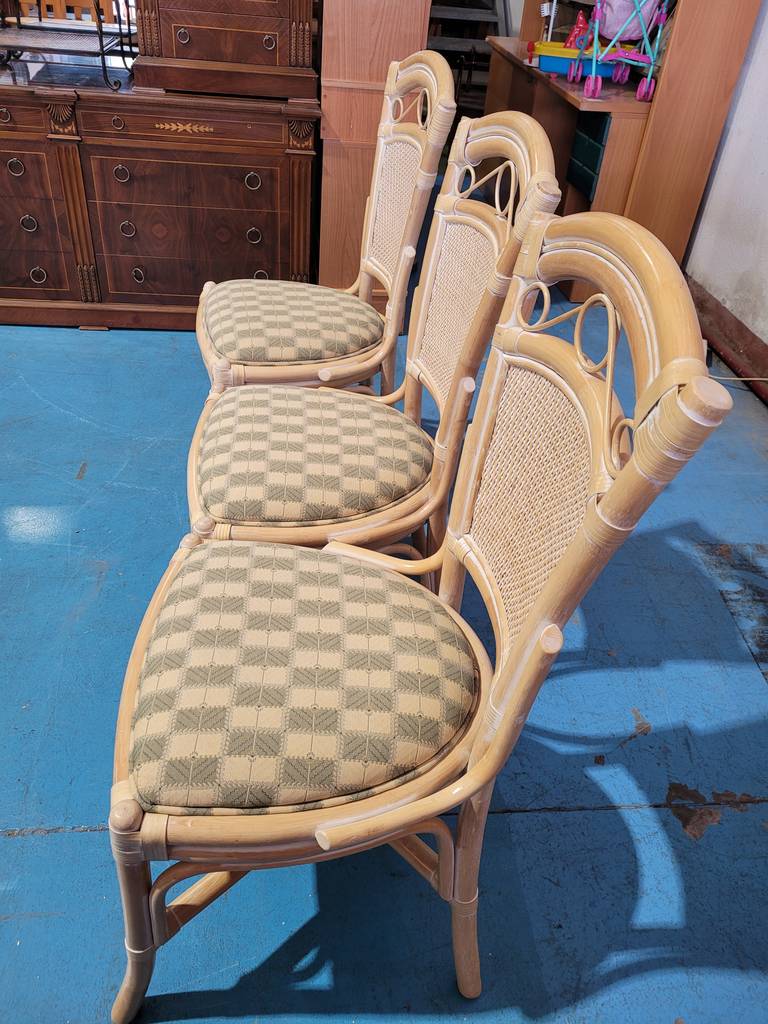 COMEDOR CON 3 SILLAS / MESA Y RATÁN - Imagen 4