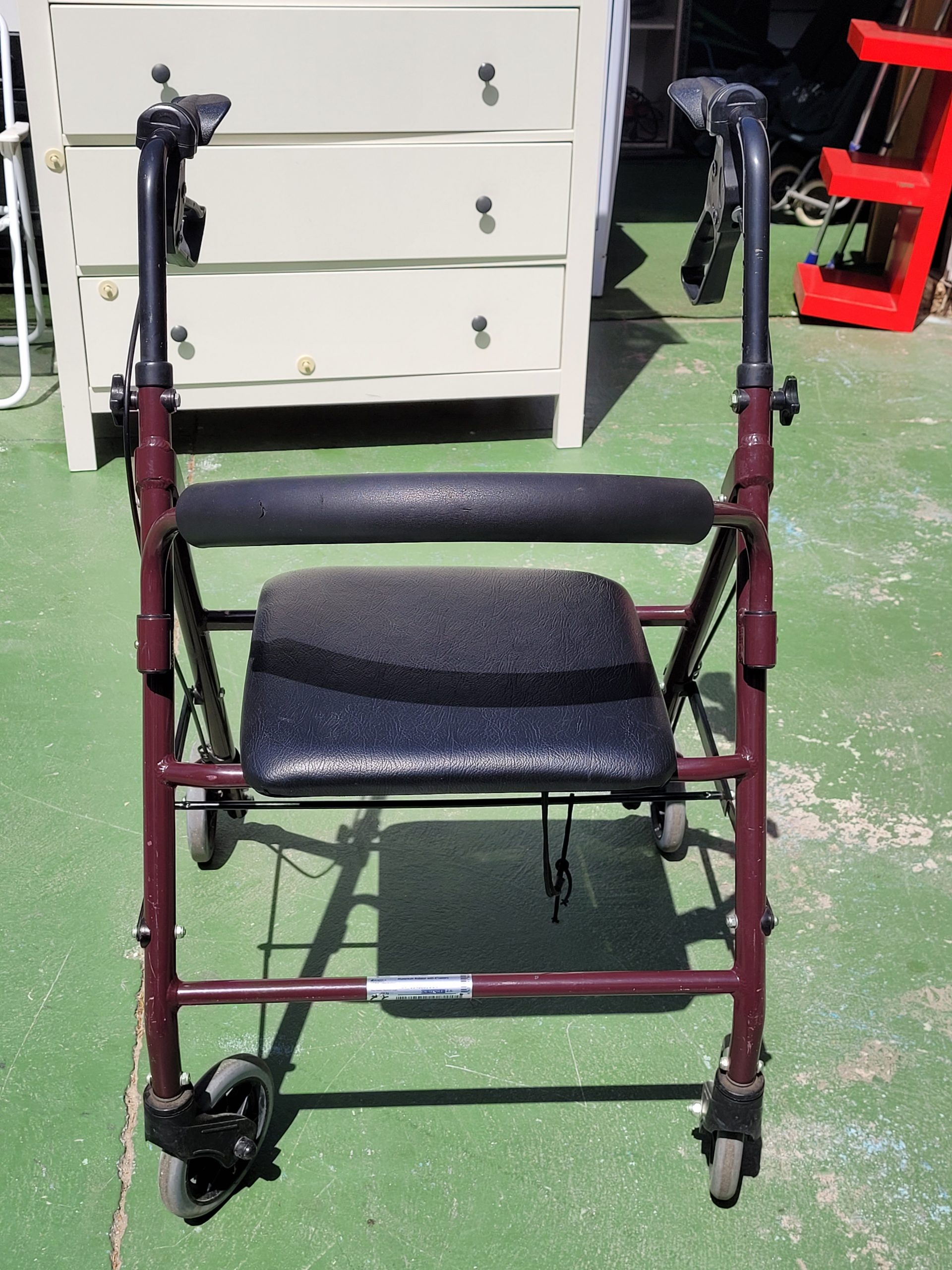 ANDADOR / 4 RUEDAS Y ASIENTO - Imagen 2