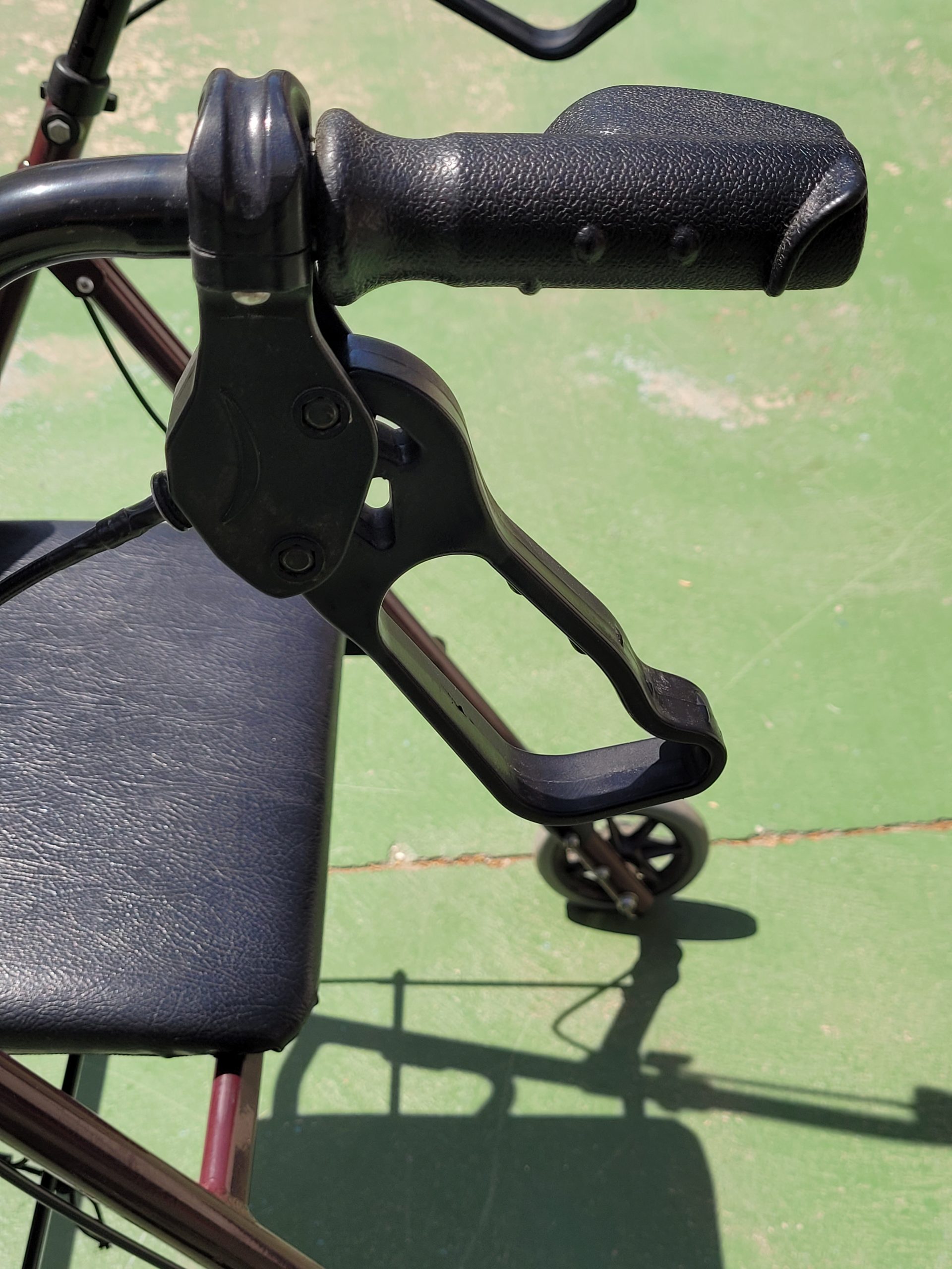 ANDADOR / 4 RUEDAS Y ASIENTO - Imagen 3
