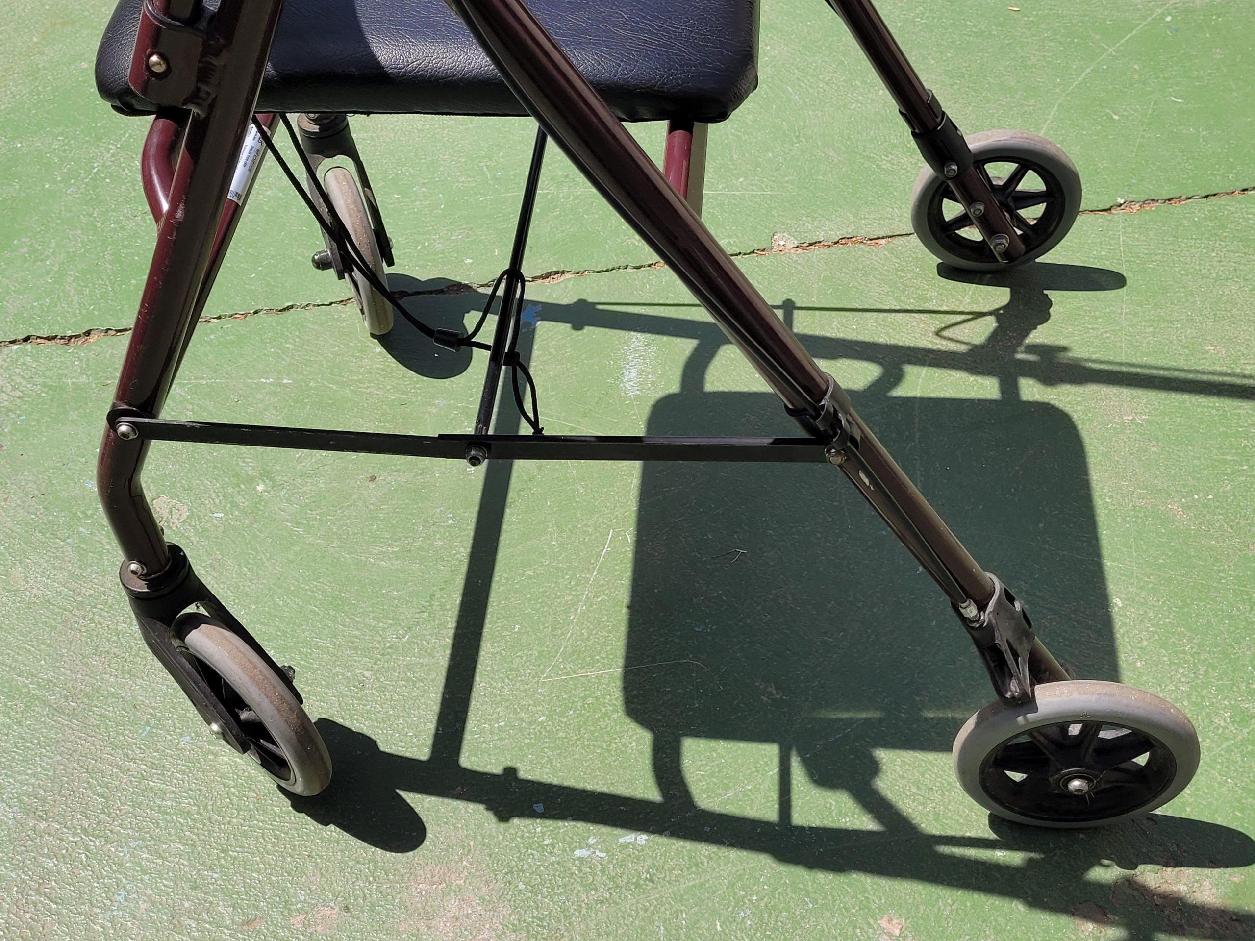 ANDADOR / 4 RUEDAS Y ASIENTO - Imagen 4