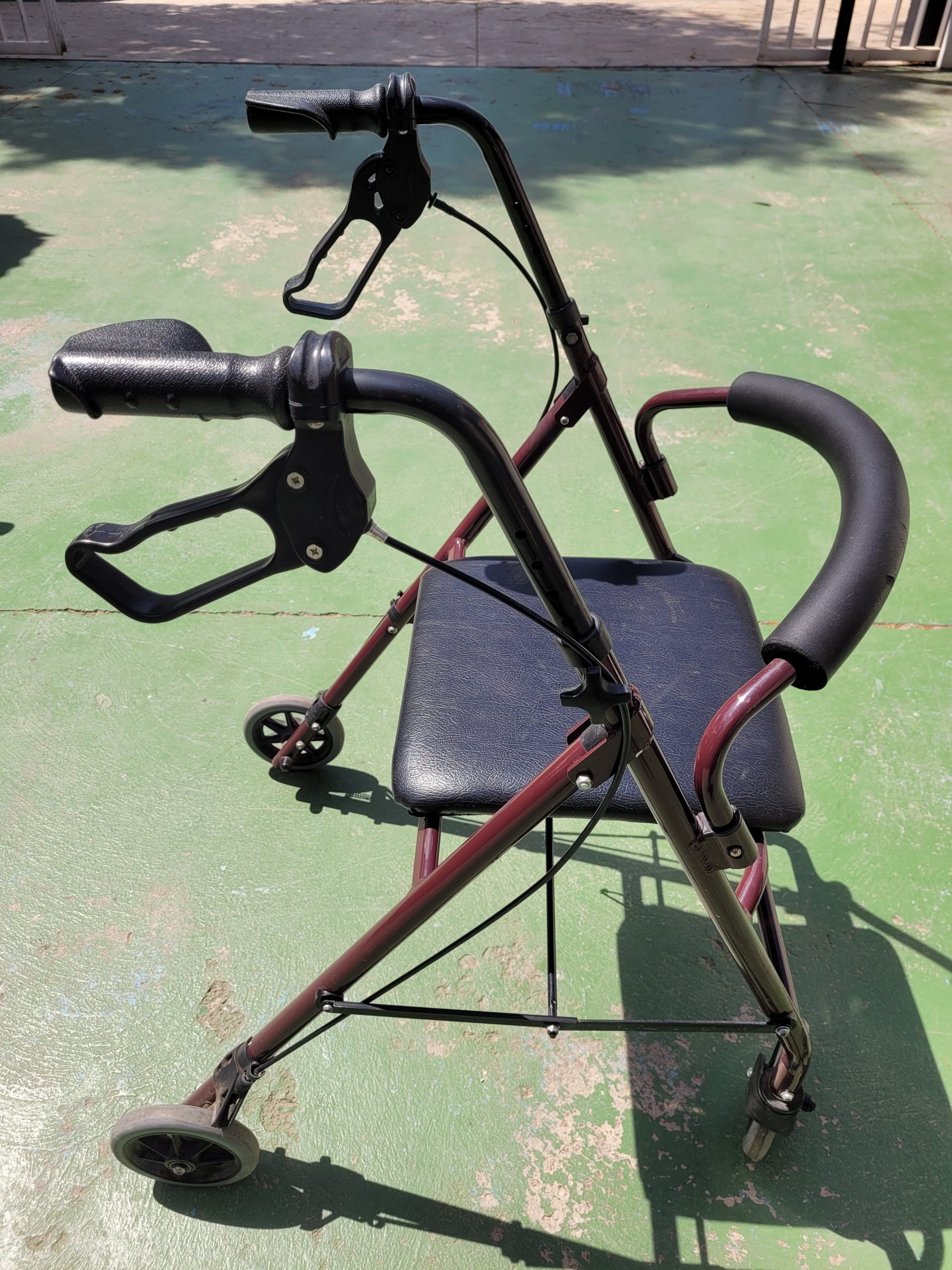 ANDADOR / 4 RUEDAS Y ASIENTO - Imagen 6
