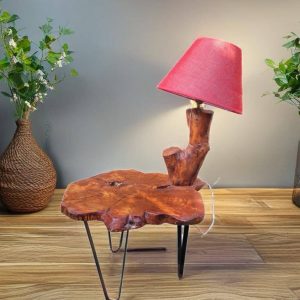 MESA AUXILIAR RUSTICA CON LÁMPARA