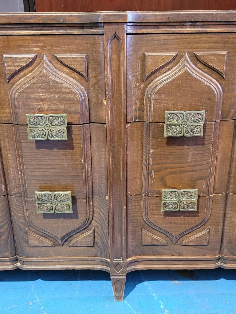 APARADOR VINTAGE CON RELIEVE TALLADO - Imagen 4
