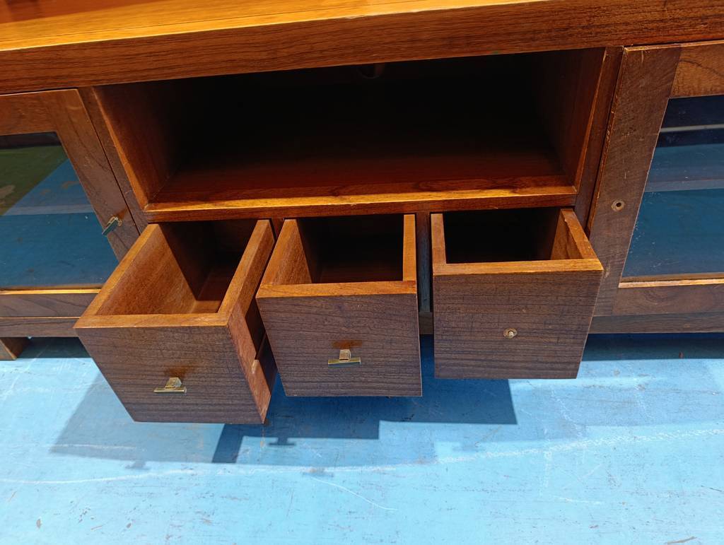 MUEBLE TV BAJO ESTILO COLONIAL - Imagen 6