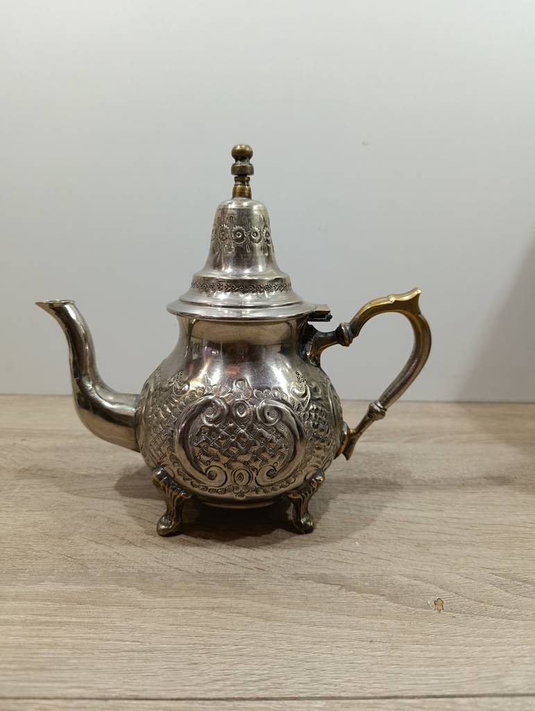 TETERA ARABE METAL LABRADO - Imagen 2