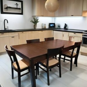 MESA COMEDOR EXTENSIBLE CON 5 SILLAS