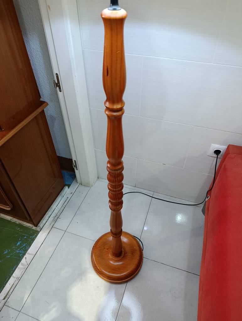 LÁMPARA DE PIE MADERA TORNEADA - Imagen 3