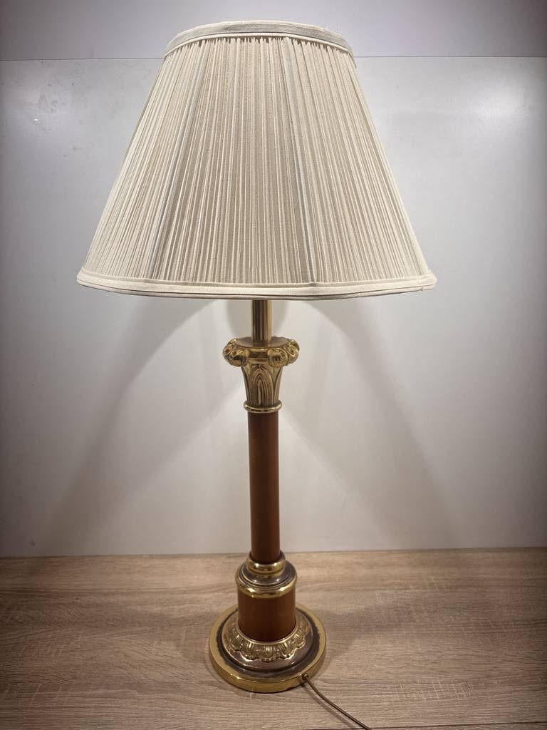 LÁMPARA DE MESA ESTILO NEOCLÁSICO - Imagen 2