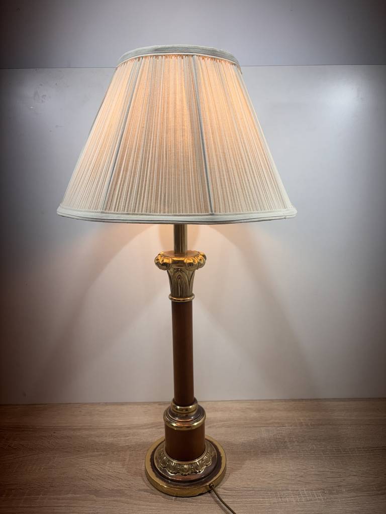 LÁMPARA DE MESA ESTILO NEOCLÁSICO - Imagen 3