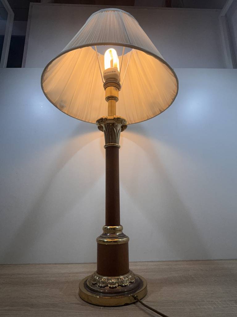LÁMPARA DE MESA ESTILO NEOCLÁSICO - Imagen 4