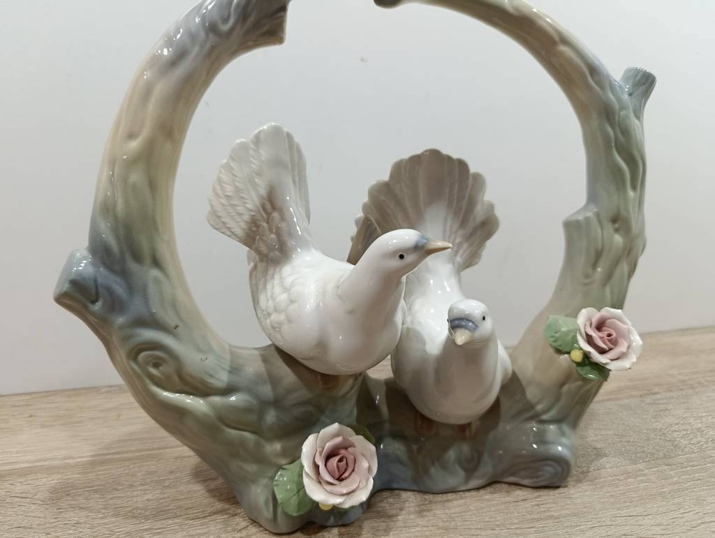 FIGURA PORCELANA PAREJA DE PALOMAS - Imagen 5