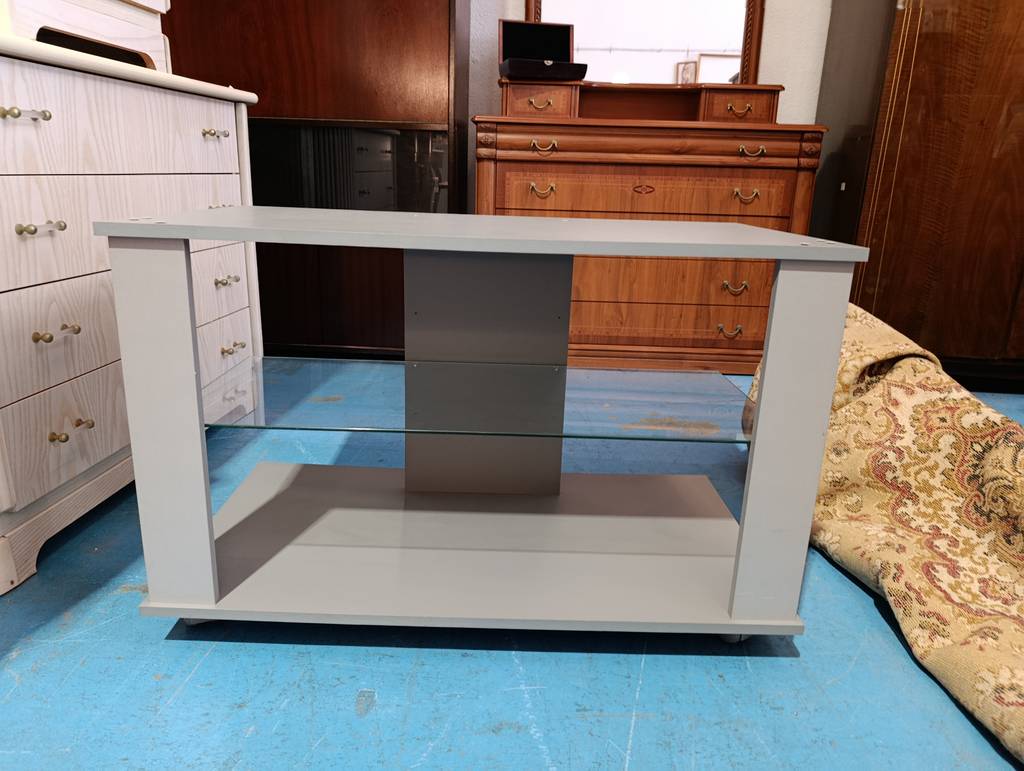 MUEBLE DE TV GRIS CON RUEDAS - Imagen 2