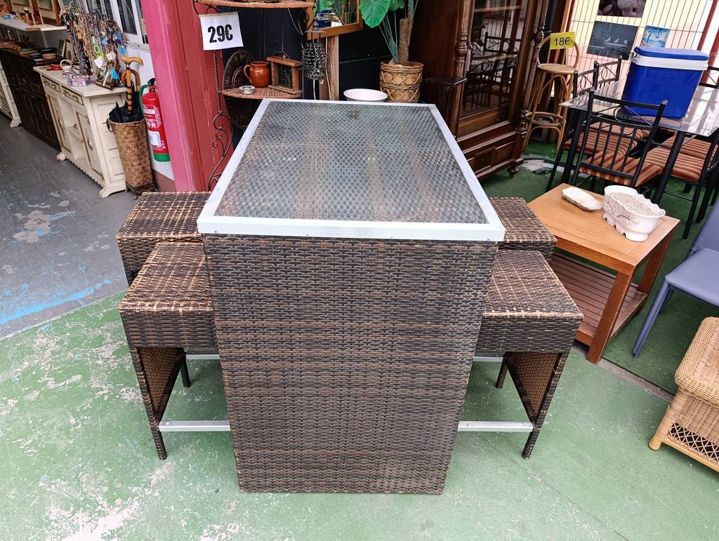 CONJUNTO BAR EN RATTAN Y 4 TABURETES - Imagen 4