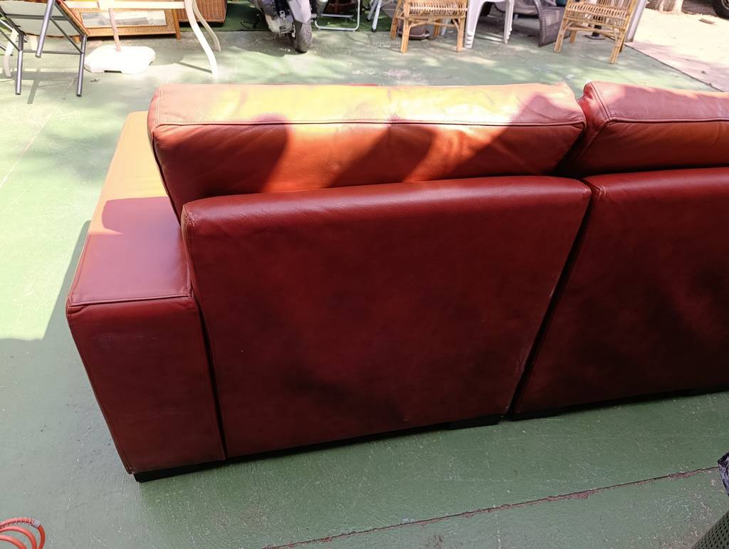 SOFÁ CHAISE LONGUE MODULAR DE PIEL ROJIZO - Imagen 7