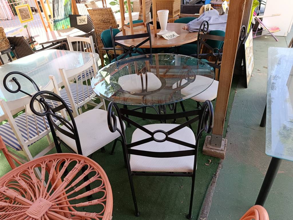 CONJUNTO DE MESA CRISTAL Y 4 SILLAS FORJA - Imagen 2