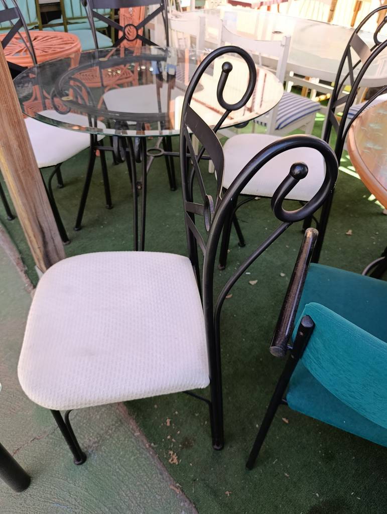 CONJUNTO DE MESA CRISTAL Y 4 SILLAS FORJA - Imagen 5