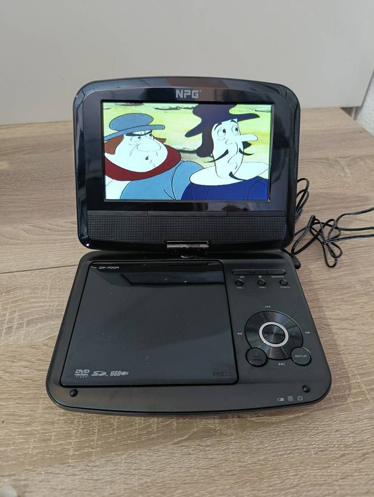 REPRODUCTOR DVD PORTATIL MARCA NPG - Imagen 9