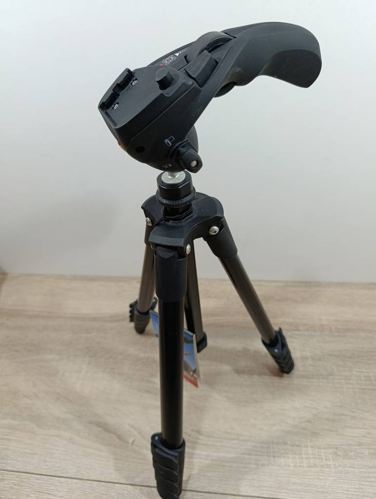TRÍPODE MANFROTTO COMPACT (MKC3-H01) - Imagen 5