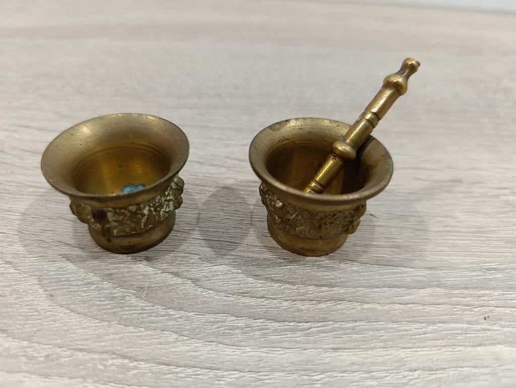 LOTE 4 MINI MORTEROS VINTAGE DE BRONCE - Imagen 8