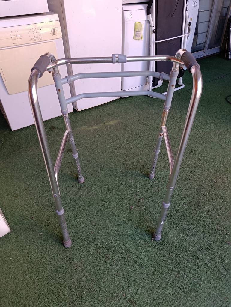 ANDADOR ORTOPEDICO DE ALUMINIO FIJO - Imagen 2