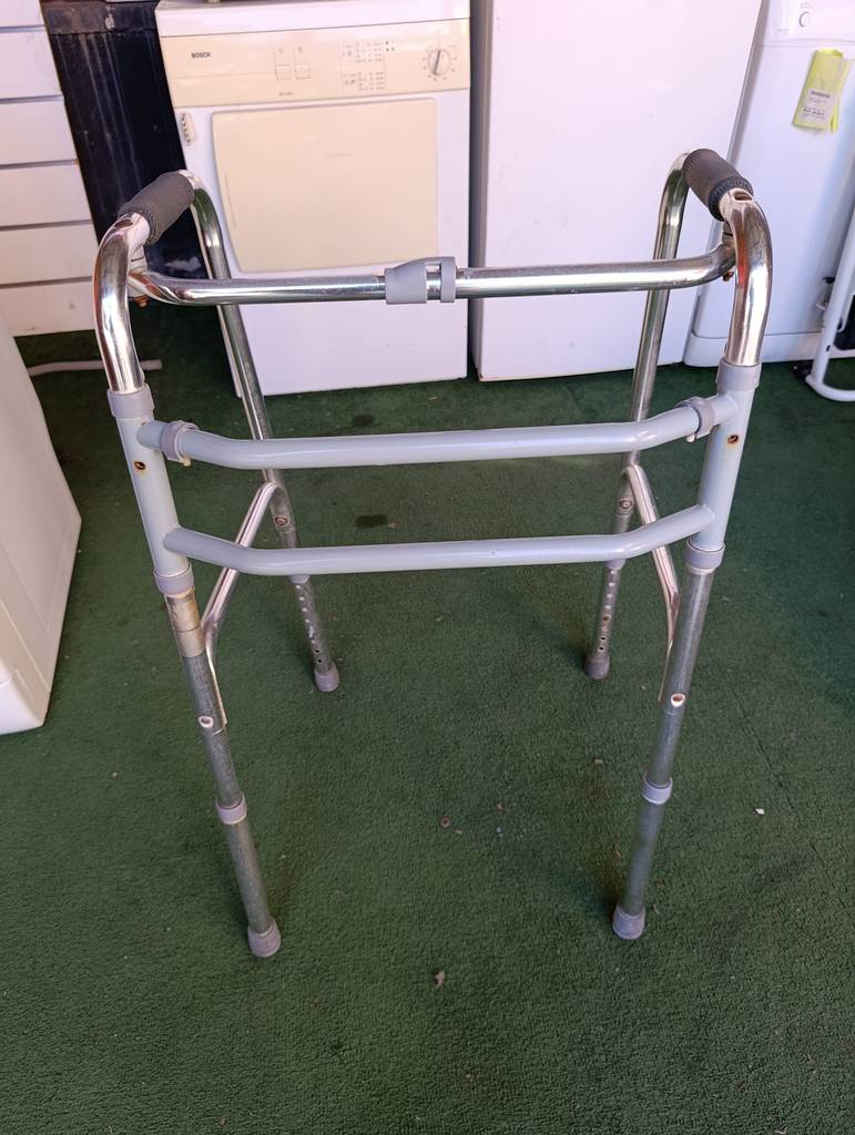 ANDADOR ORTOPEDICO DE ALUMINIO FIJO - Imagen 4