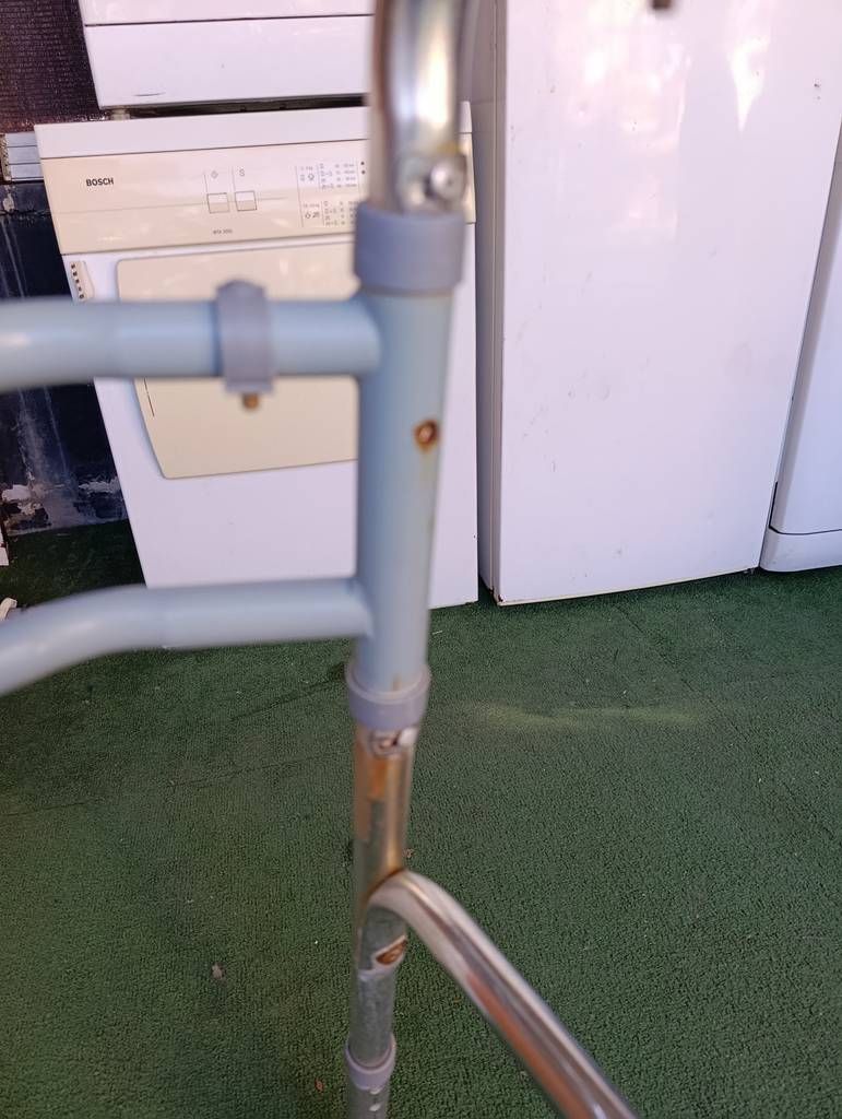 ANDADOR ORTOPEDICO DE ALUMINIO FIJO - Imagen 6